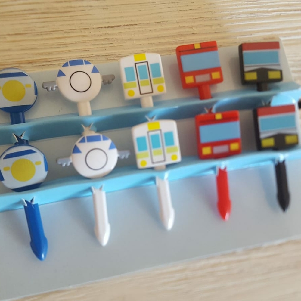 2/$22 Cupcake Cake Sandwich Flag Decorations Plastic